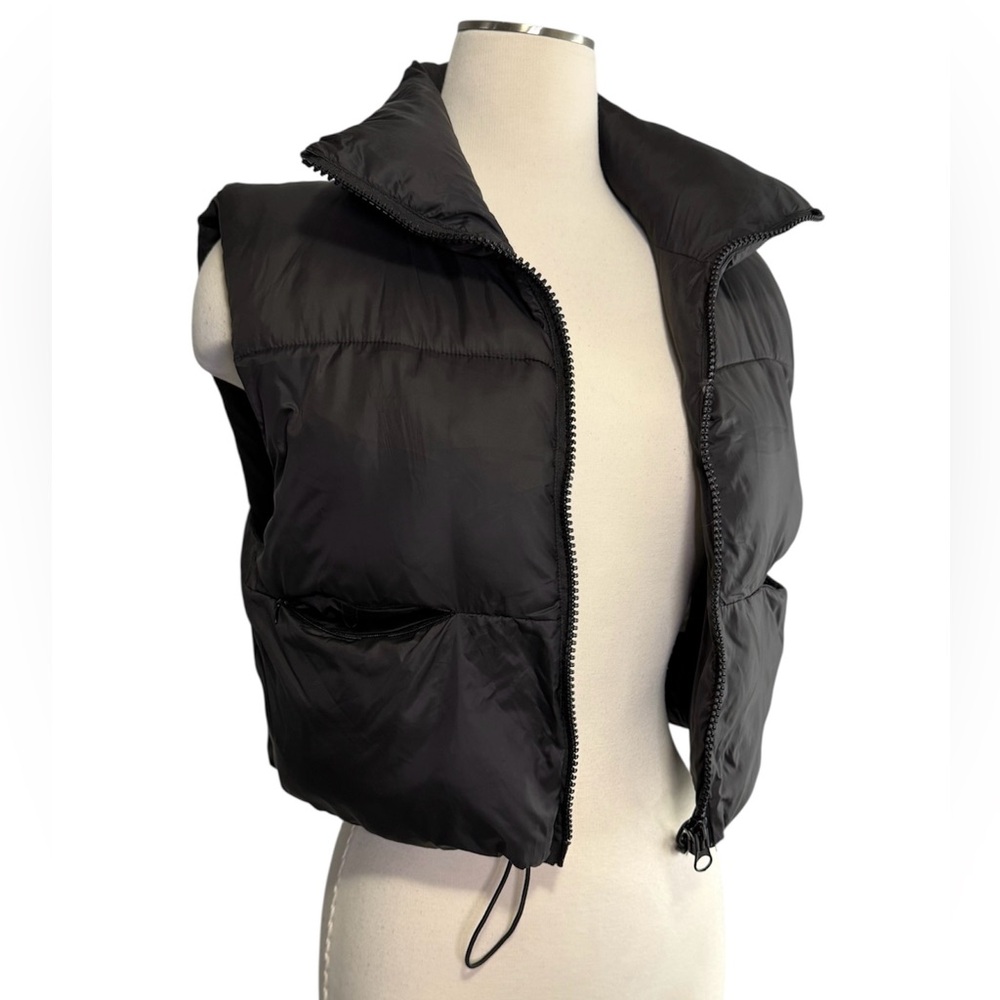 ELLEVEN women's black cropped puffer vest /collar & drawstring waist - Small
